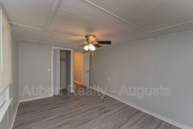 Building Photo - 3527 Bullock Ave