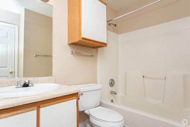 1 BR, 1 BA - 672 SF - Bluebonnet Ridge Apartments