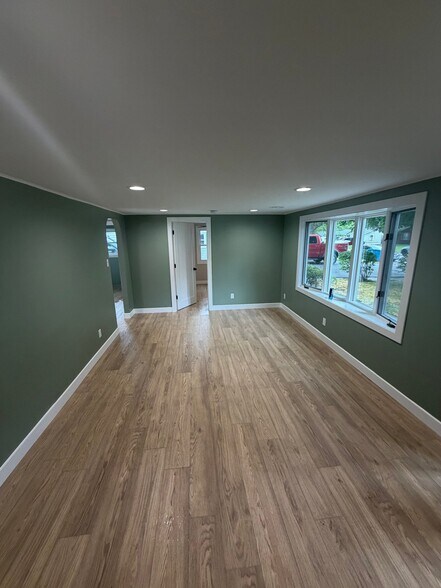 Building Photo - 250 N Levasseur Ave