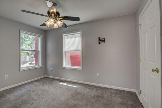 Building Photo - 809 Isabella St