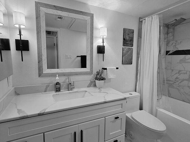 Building Photo - 12888 Montfort Dr