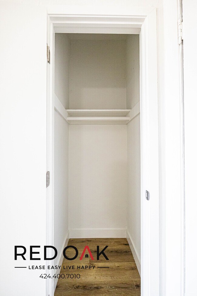 Building Photo - 974 S Gramercy Pl