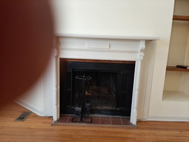 Building Photo - 5118 N Kenmore Ave