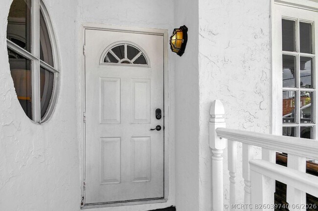 Building Photo - 412 El Prado