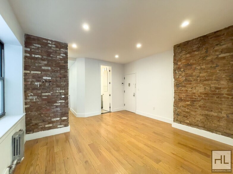 Building Photo - Renovated 2-Bedroom with Private Backyard + 1,500 Sq Ft Recreation Space | Fort Greene