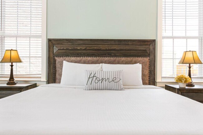 Building Photo - 1216 Carondelet St