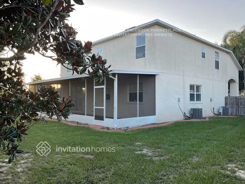 Building Photo - 2711 Queen Alberta Dr