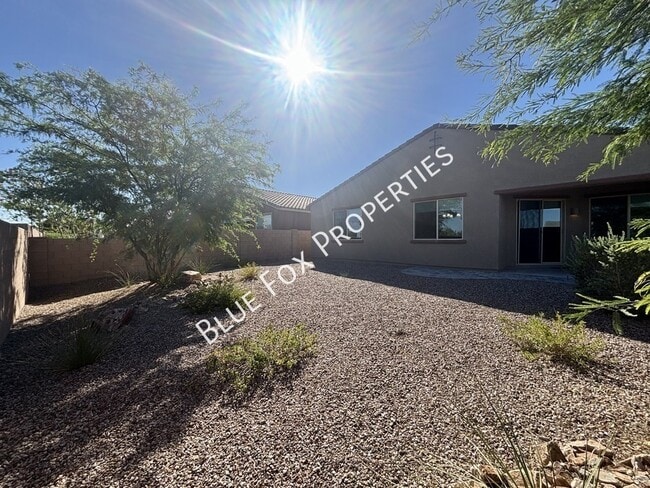 Building Photo - 5536 W Lazy Farm Dr