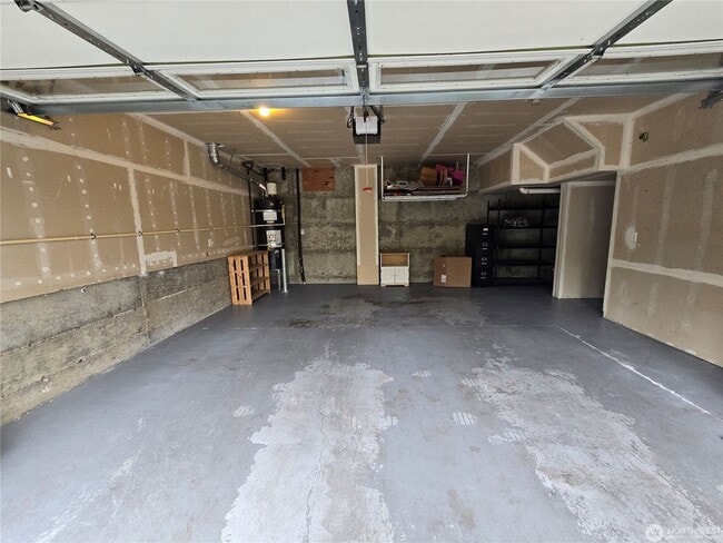 Building Photo - 3Bd/2.5Ba Newcastle Townhouse