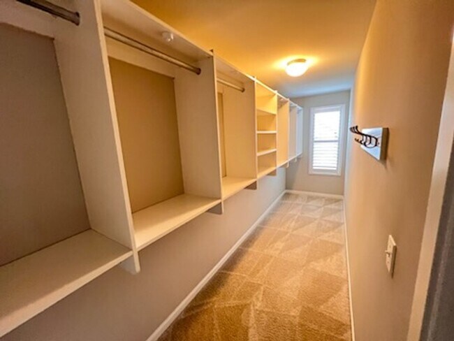 Building Photo - 5 Bedroom plus a Bonus Room in Gig Harbor