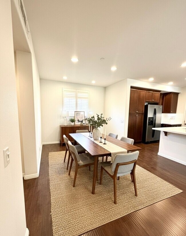 Building Photo - Spacious 3 bedroom Condo  in Portola Springs !