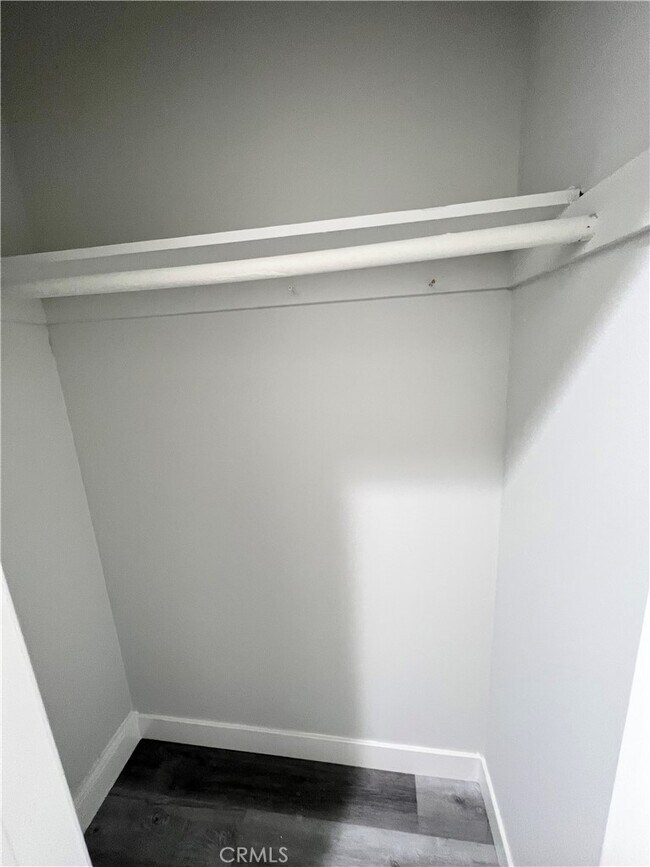 Building Photo - 4225 W 120th Street Unit C