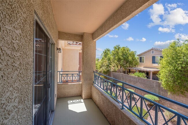 Building Photo - 353 Amber Pine St