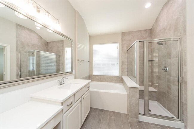 Building Photo - 5550 Sallow Bay Ln