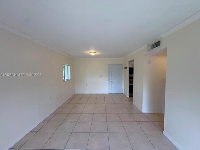 Building Photo - 1141 Lake Victoria Dr