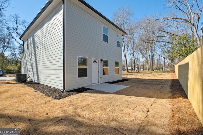 Building Photo - 1015 Lyndon Ave