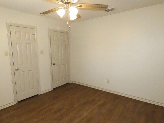 Building Photo - Whitehouse ISD! Beautifully Updated 3 Bedroom, 2 Bath Home