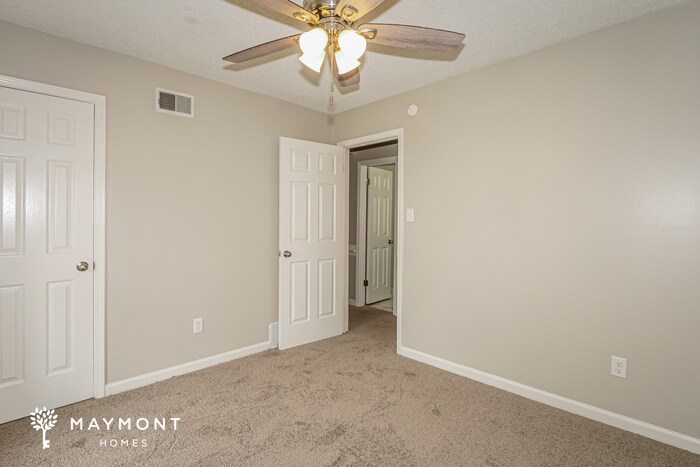 Building Photo - 3970 Almond Cove