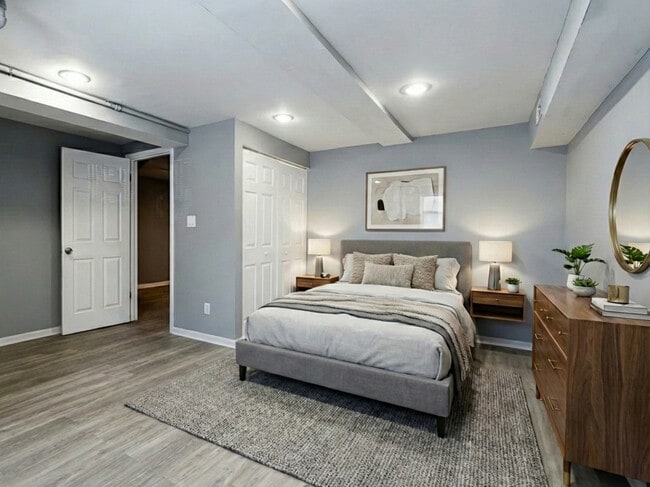 Building Photo - 5431 S Indiana Ave