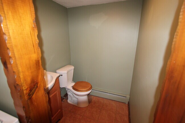 Building Photo - 45 Allens Ln
