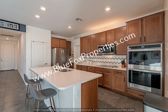 Building Photo - 8683 N Calle La Canoa