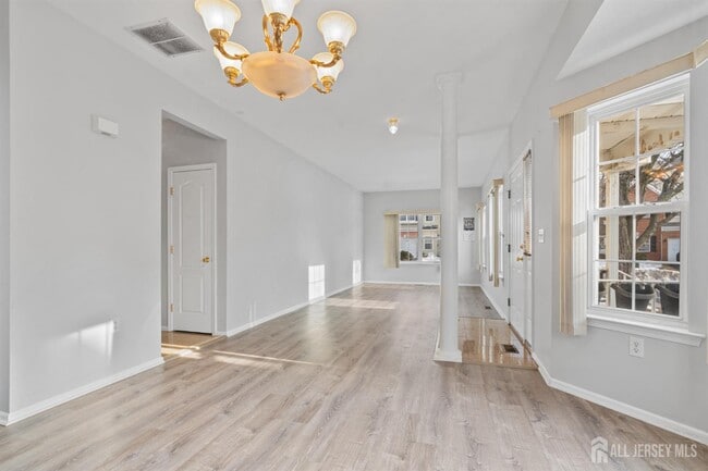 Building Photo - 802 Margaret Ct