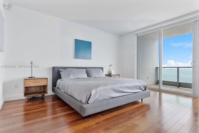 Building Photo - 1331 Brickell Bay Dr