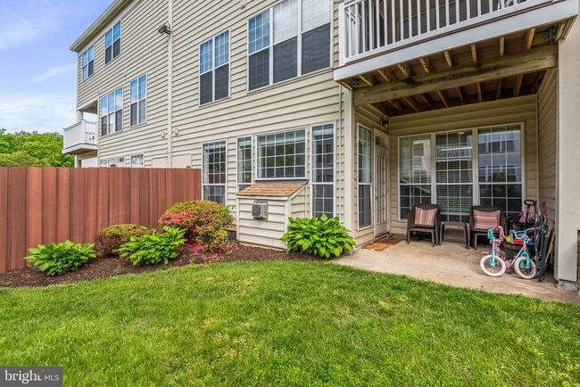 Building Photo - 8202 Catbird Cir
