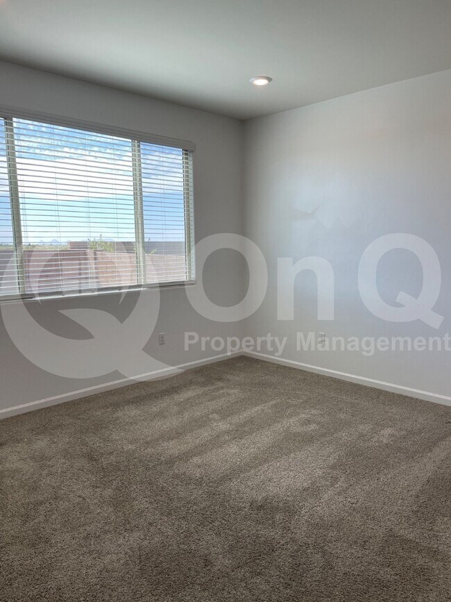 Building Photo - 10296 S Cienega Knolls Loop