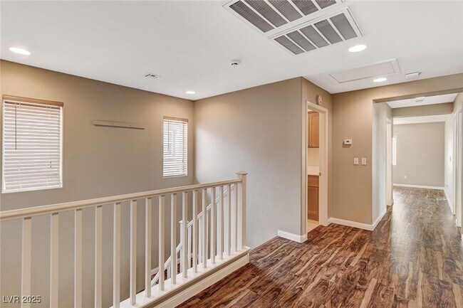 Building Photo - 9768 Plane Tree Ct