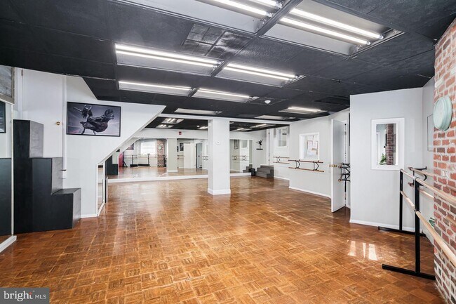 Building Photo - 1309 W Moyamensing Ave