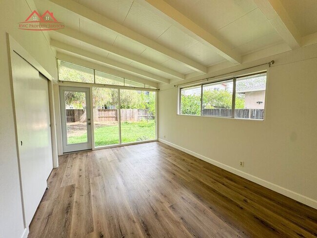 Building Photo - 18731 Hanna Dr