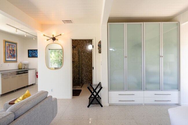 Building Photo - Luxury Mid Century Oasis in Palm Springs (Monthly Only - No Long Term)
