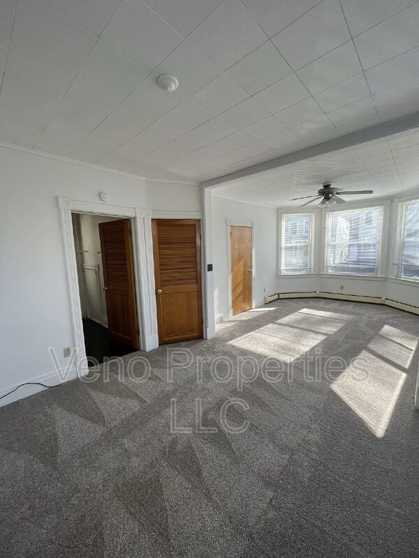 Building Photo - 783 4th Ave