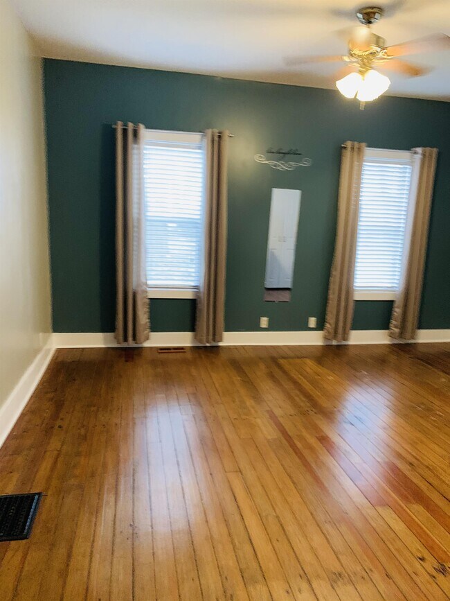 Building Photo - 217 N 3rd St