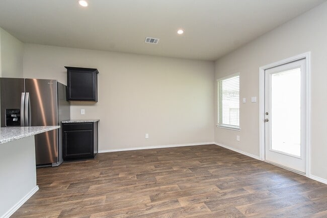 Building Photo - 40530 Birch Shadows Ct