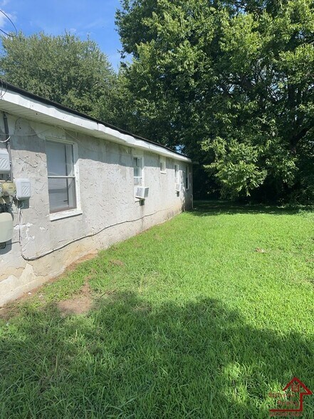 Building Photo - 4020 Kirkland Ave