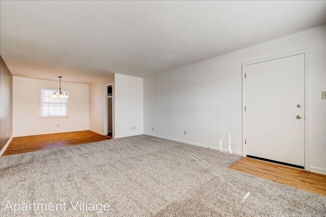 Building Photo - 2 br, 1 bath House - 2910 Ravenswood Dr