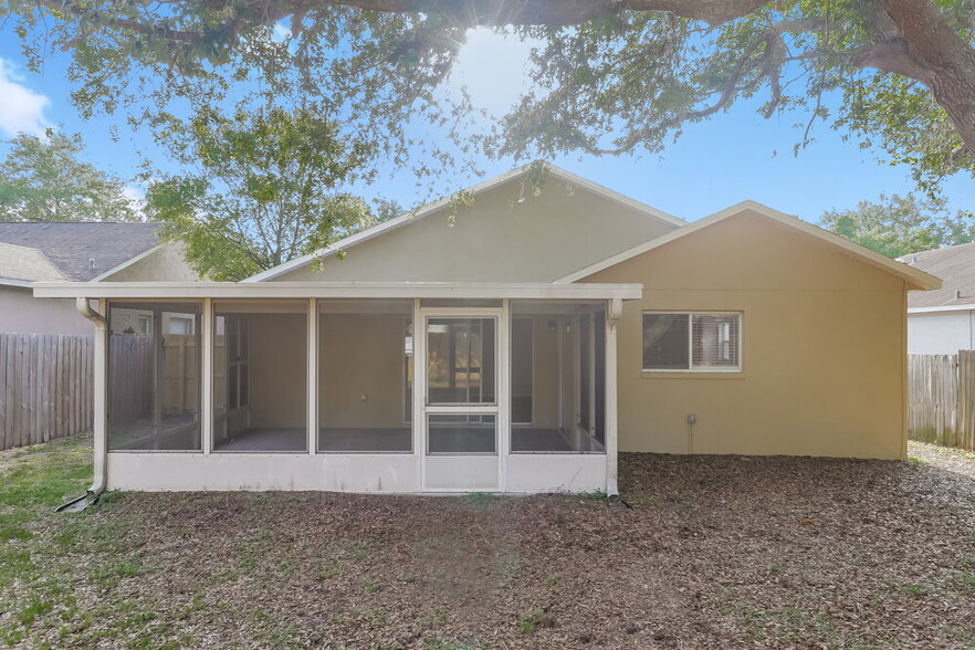 Building Photo - 13203 Sharondale Ct