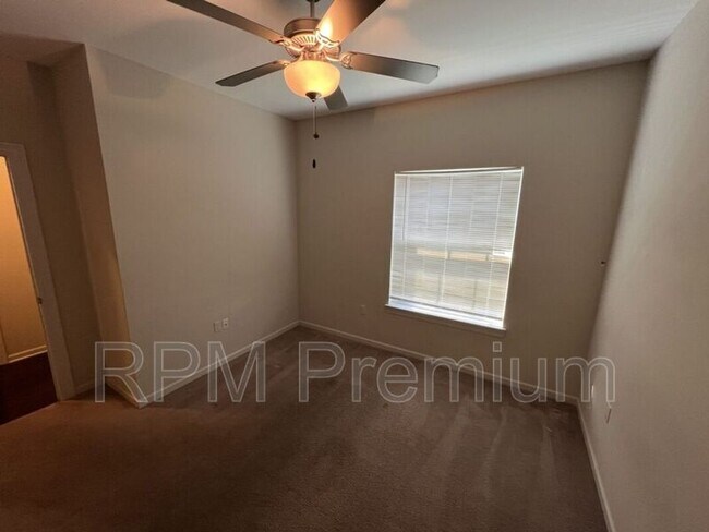 Building Photo - 8614 Forestwood Ave