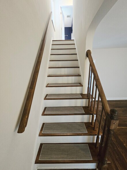 Staircase - 6323 Heitzler Ave