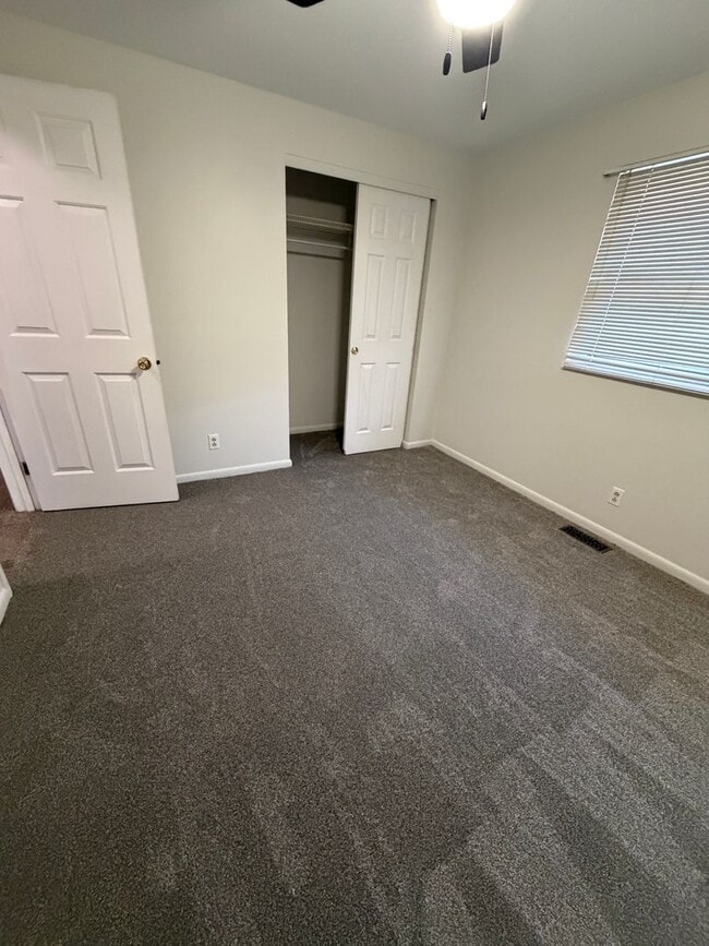 Building Photo - Awesome Three Bedroom/Two Bath Home In Rona Hills/Fairborn