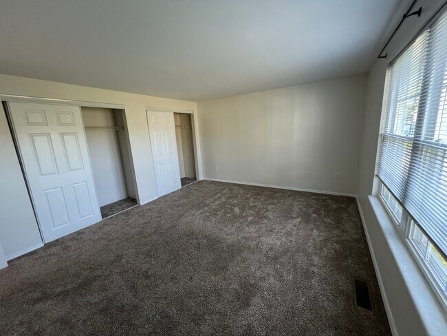 Building Photo - 8265 Rollinghitch Ct