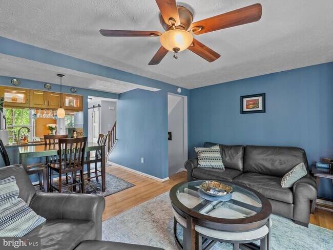 Building Photo - 1636 Fieldthorn Dr