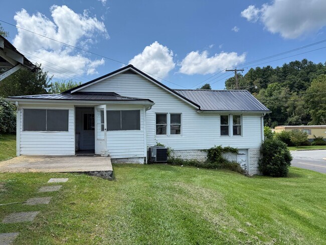 Building Photo - 1342 Farmer St