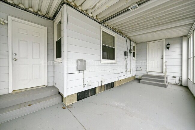 Building Photo - 10201 Surf Dr