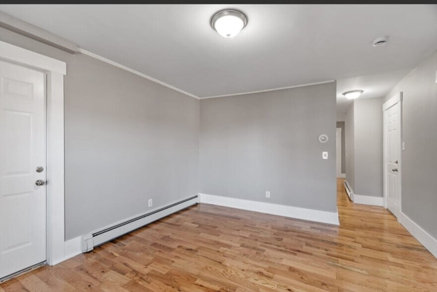 Building Photo - 90 Leighton St