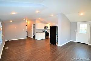 Primary Photo - 80 Depot Rd