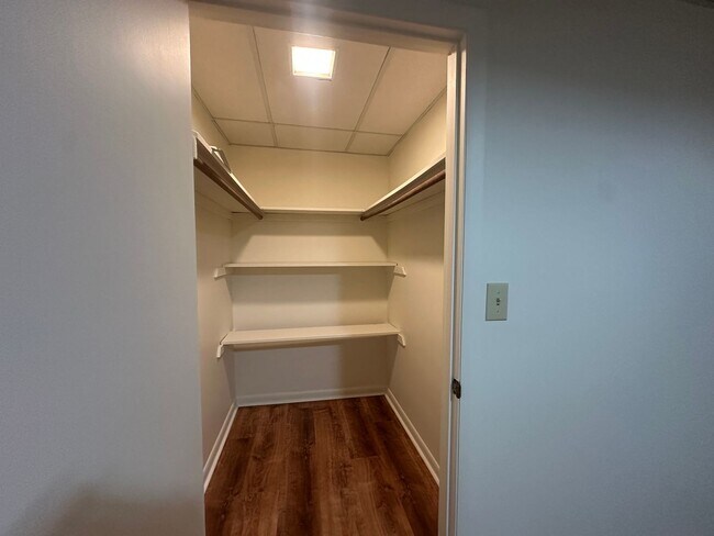 Building Photo - SW County Townhome