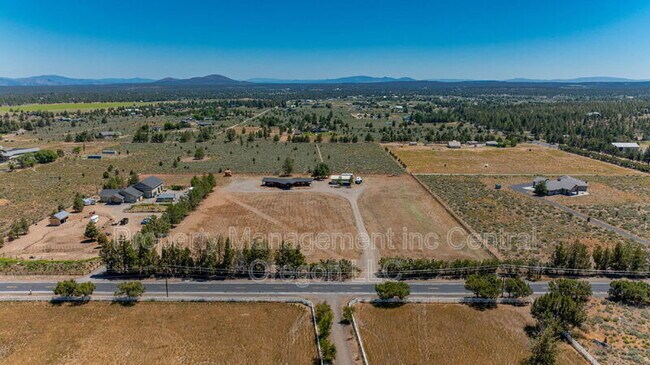 Building Photo - 66966 Gist Rd